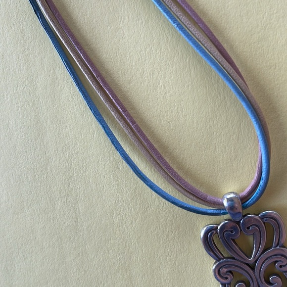 Brighton necklace 🌺 - Picture 3 of 5